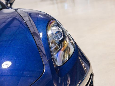 Used 2018 Porsche 718 Cayman GTS image 10