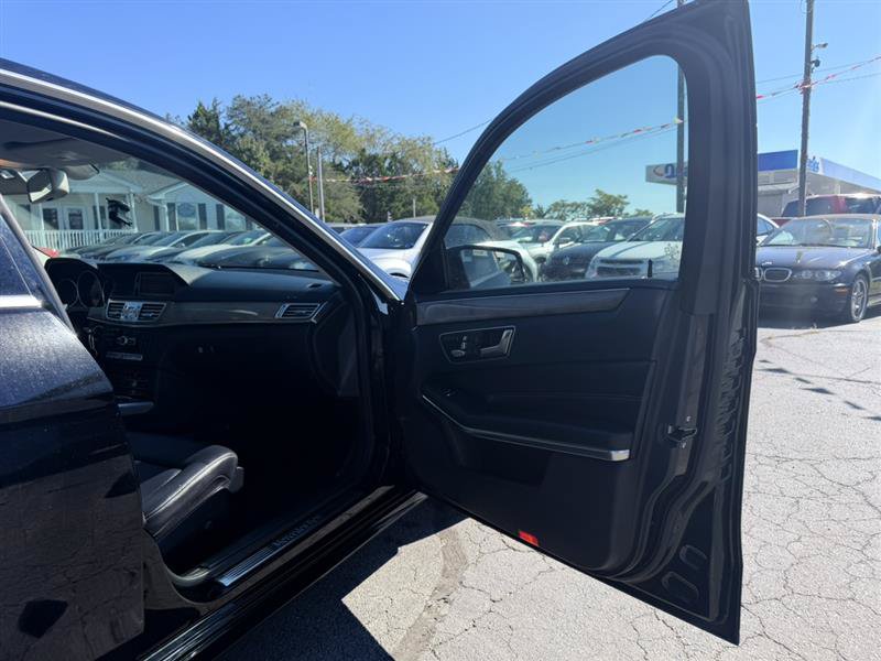 Used 2014 Mercedes-Benz E 250 BlueTEC 4MATIC Sedan image 17