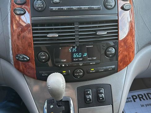 Used 2006 Toyota Sienna XLE image 7