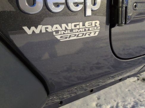 Used 2018 Jeep Wrangler Unlimited Sport S image 12