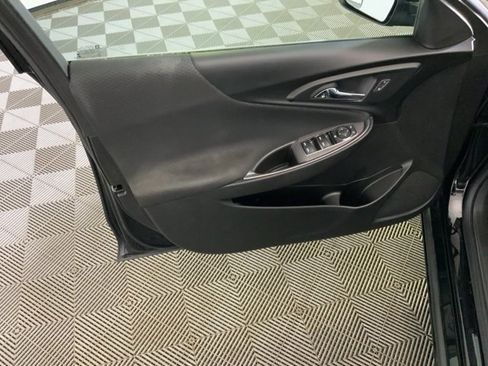 Used 2017 Chevrolet Malibu LT image 26