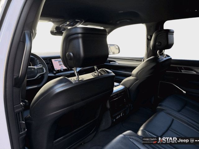 Used 2025 Jeep Wagoneer Series II w/ 8-Passenger Seating Package AWD/4WD image 25