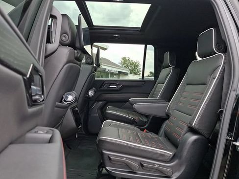 Used 2025 GMC Yukon XL AT4 Ultimate AWD/4WD image 10