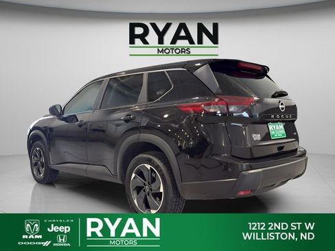 Used 2025 Nissan Rogue SV AWD/4WD image 15
