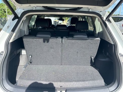 Used 2022 Volkswagen Tiguan SE FWD image 57