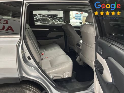 Used 2015 Toyota Highlander XLE FWD image 16