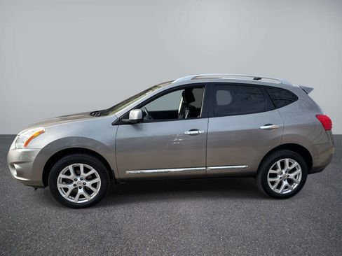 Used 2013 Nissan Rogue SL image 2