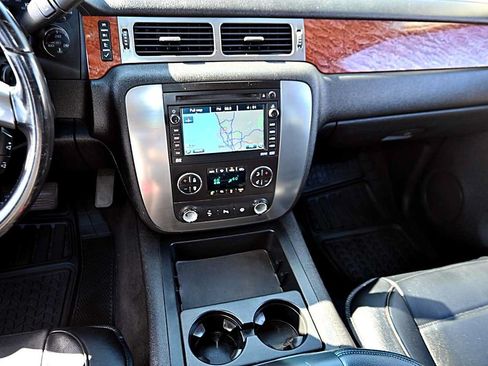 Used 2007 GMC Sierra 3500 SLT w/ Entertainment Package RWD image 15