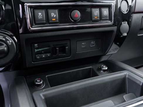 Used 2020 Nissan Titan Platinum Reserve AWD/4WD image 39