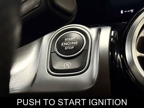 Used 2021 Mercedes-Benz GLB 250 image 24