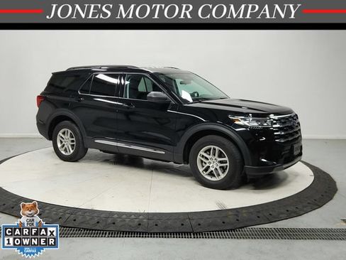 Used 2025 Ford Explorer Active AWD/4WD image 1