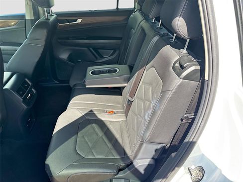Used 2025 Volkswagen Atlas SE FWD image 26