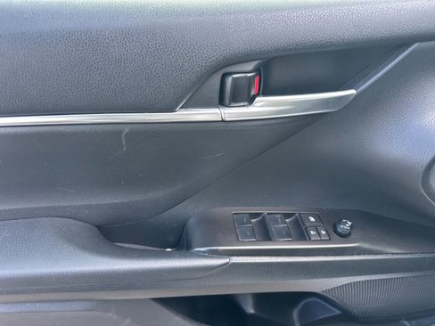 Used 2024 Toyota Camry SE image 10