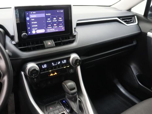 Used 2025 Toyota RAV4 XLE FWD image 16