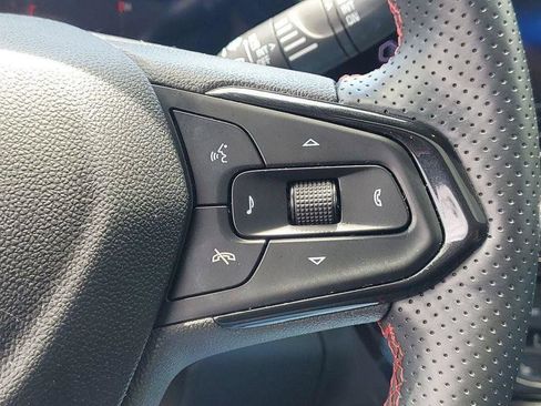 Certified 2024 Chevrolet Trax RS w/ Sunroof Package FWD image 10
