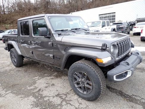 New 2026 Jeep Gladiator Sport image 9