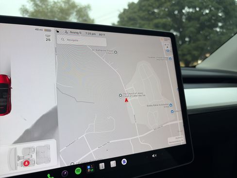 Used 2025 Tesla Model Y Performance AWD/4WD image 30
