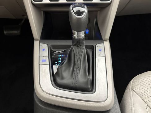 Used 2019 Hyundai Elantra Limited w/ Cargo Package image 18