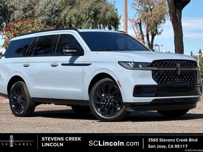 New 2025 Lincoln Navigator Reserve w/ Jet Appearance Package