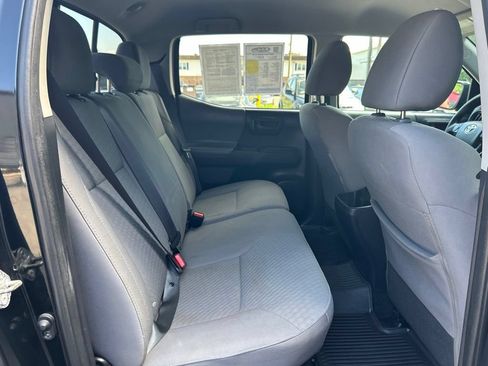 Used 2020 Toyota Tacoma SR AWD/4WD image 34