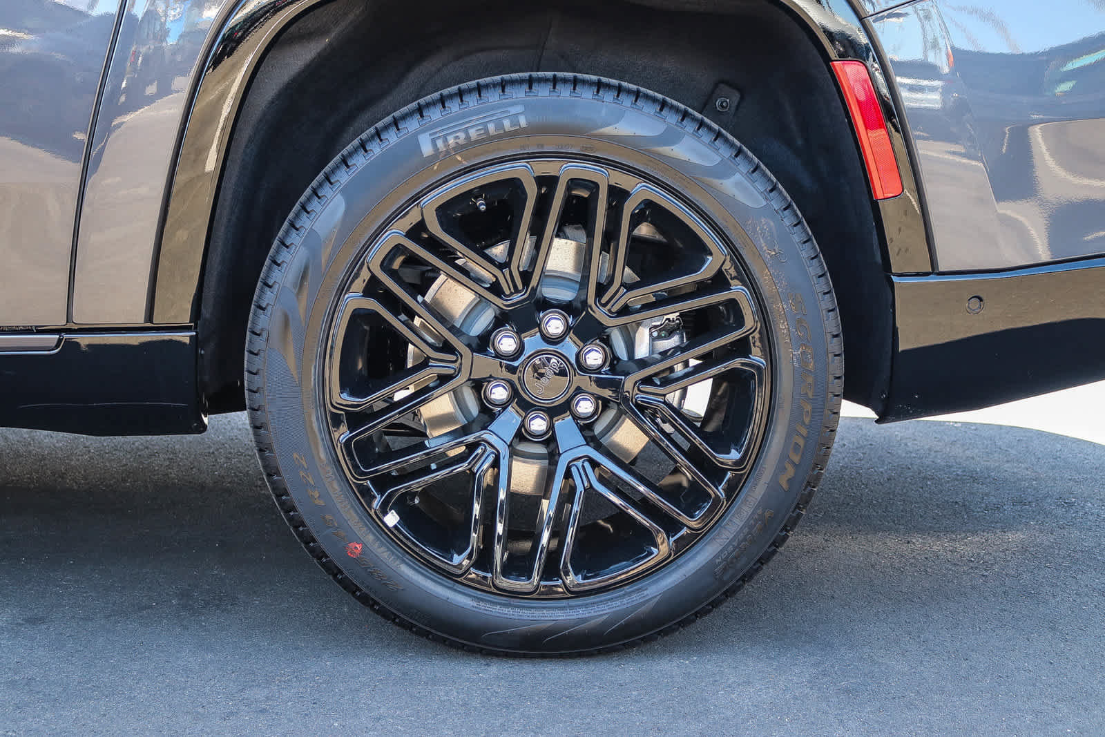 New 2026 Jeep Grand Wagoneer L Limited AWD/4WD image 10
