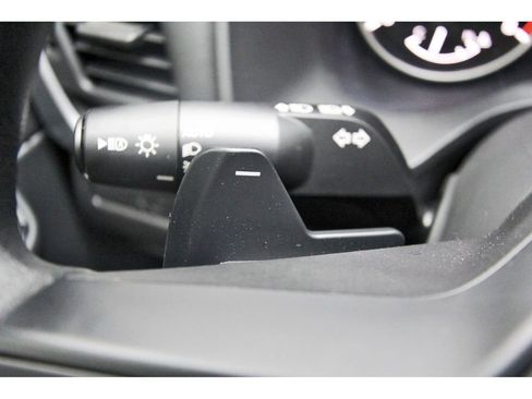 Used 2025 Nissan Rogue S FWD image 16