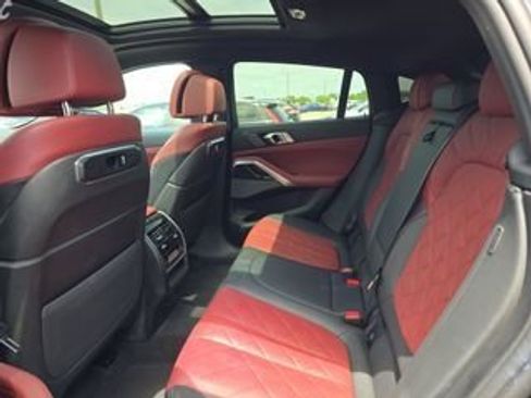 Used 2025 BMW X6 xDrive40i w/ Climate Comfort Package image 5