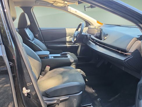 Used 2023 Nissan Ariya AWD image 14