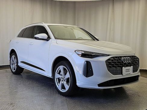 New 2026 Audi Q5 Premium Plus AWD/4WD image 3
