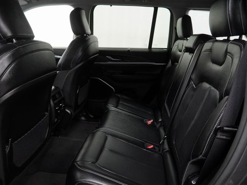 Certified 2022 Jeep Grand Cherokee Limited w/ Luxury Tech Group II image 20