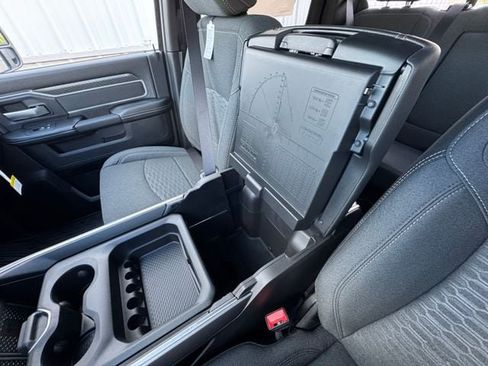 New 2026 RAM 2500 Big Horn AWD/4WD image 34