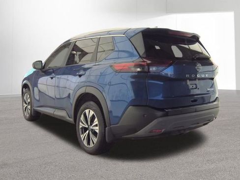 Used 2023 Nissan Rogue SV w/ SV Premium B Package image 3