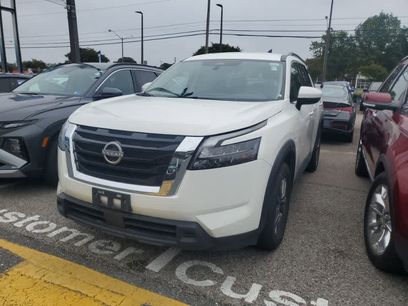 Used 2025 Nissan Pathfinder SV
