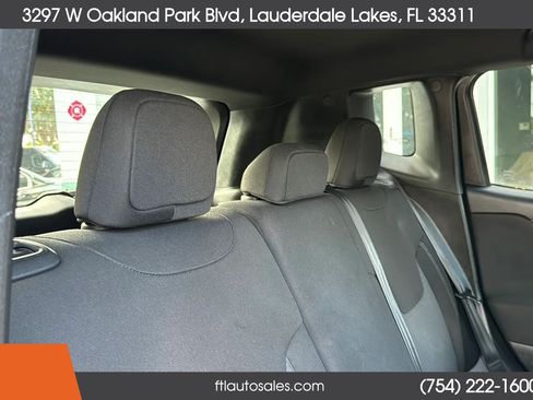 Used 2021 Jeep Renegade Latitude AWD/4WD image 29