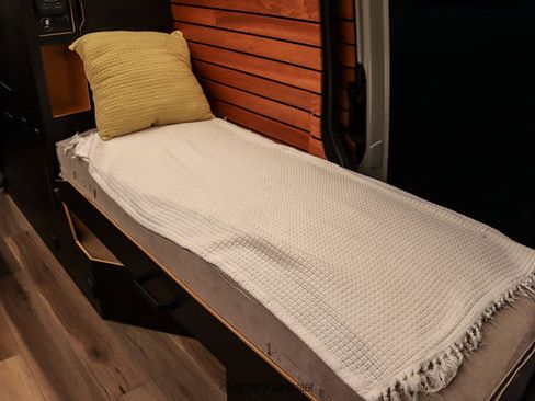 Used 2023 Mercedes-Benz Sprinter 2500 image 95