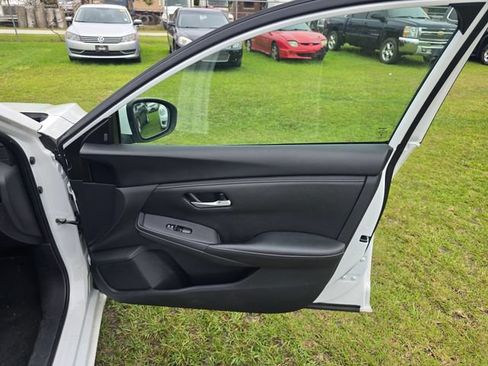 Used 2024 Nissan Sentra SV FWD image 35