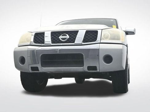 Used 2005 Nissan Titan SE RWD image 30