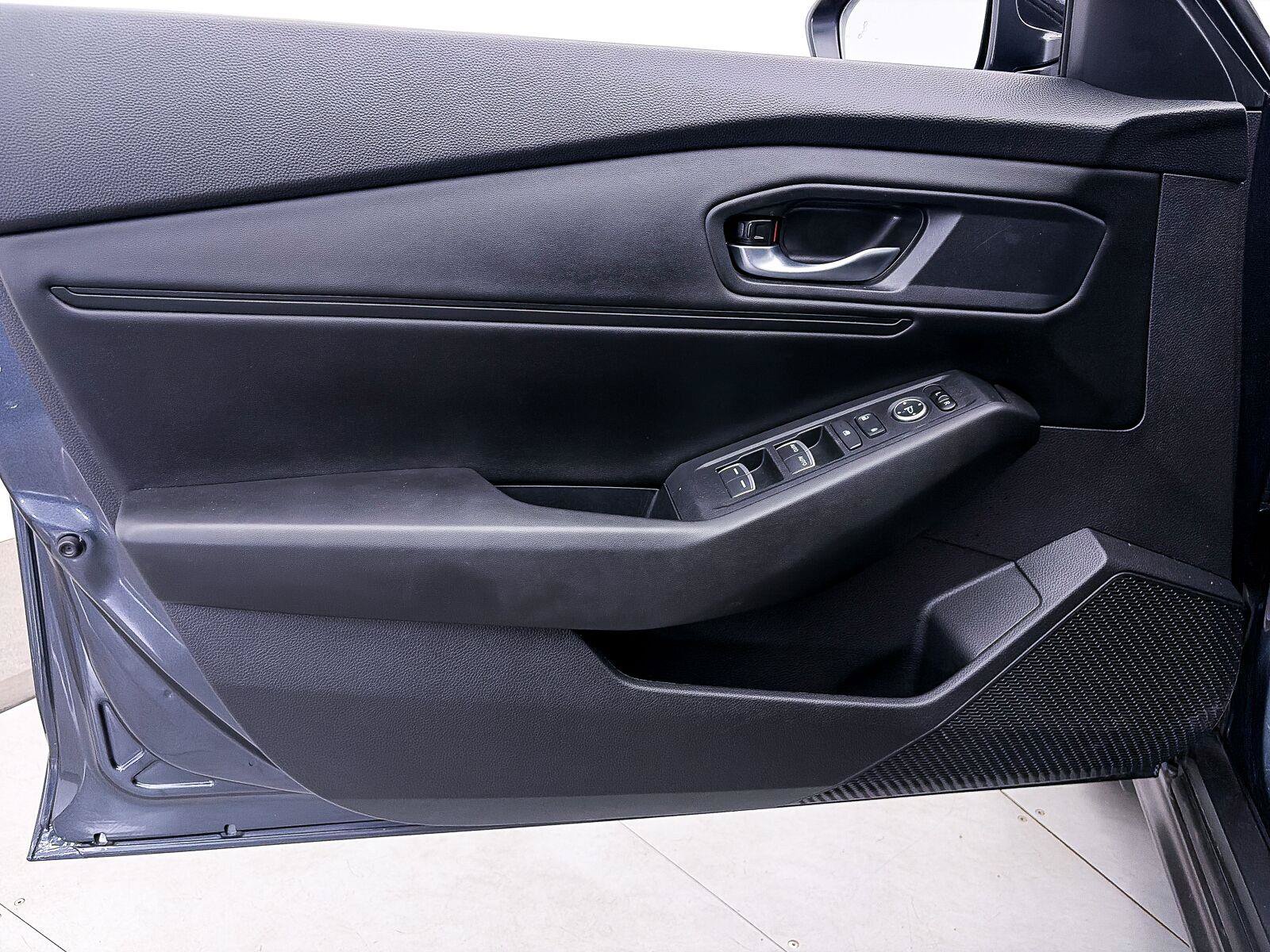 Used 2025 Honda Accord SE image 16