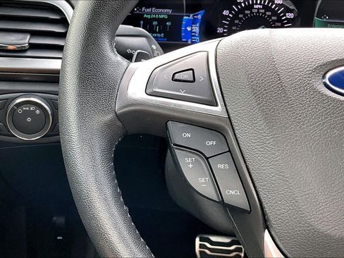 Used 2016 Ford Fusion Titanium image 24