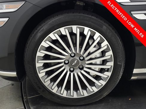 Used 2024 Genesis G80 image 14