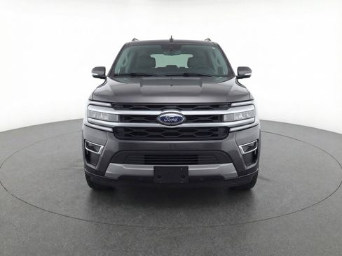Used 2023 Ford Expedition XLT image 2
