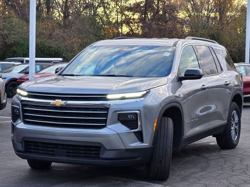 Certified 2025 Chevrolet Traverse LT image 4