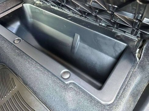Used 2018 Toyota Tacoma SR5 AWD/4WD image 36
