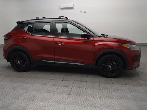 Used 2021 Nissan Kicks SR w/ SR Premium Package FWD image 11