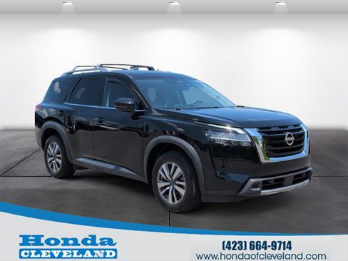 Used 2023 Nissan Pathfinder SL AWD/4WD image 1