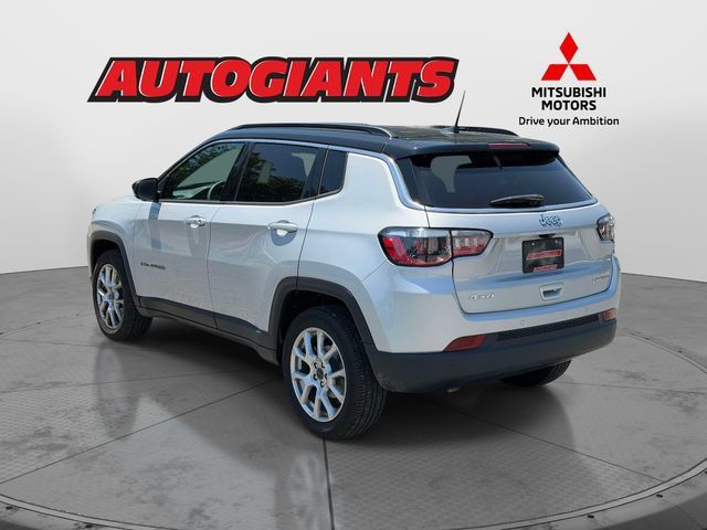 Used 2025 Jeep Compass Limited AWD/4WD image 4