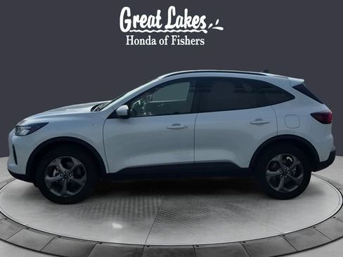 Used 2025 Ford Escape ST-Line Select AWD/4WD image 2
