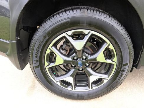 Used 2019 Subaru Crosstrek 2.0i Premium w/ Moonroof Package AWD/4WD image 12