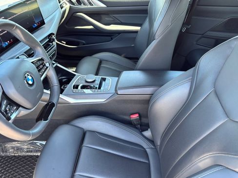 Used 2025 BMW 430i Convertible w/ Premium Package image 17