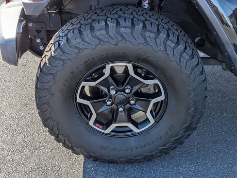 Used 2020 Jeep Gladiator Rubicon image 9